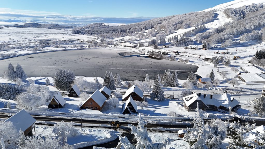 Location Super Besse en mars