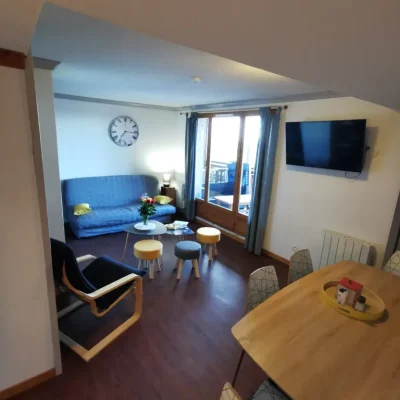 Vue Salon location appartement super besse